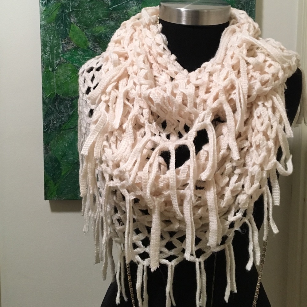 Lucky Brand Scarf / Wrap 💓